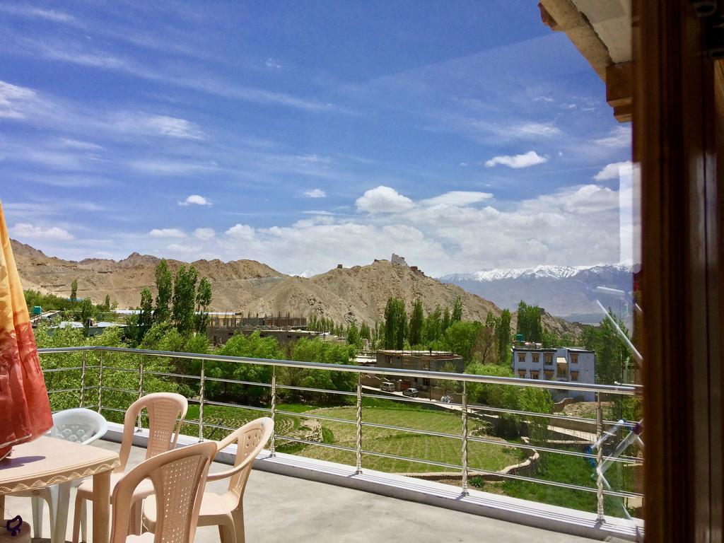 Heschuk Guest House Leh Buitenkant foto